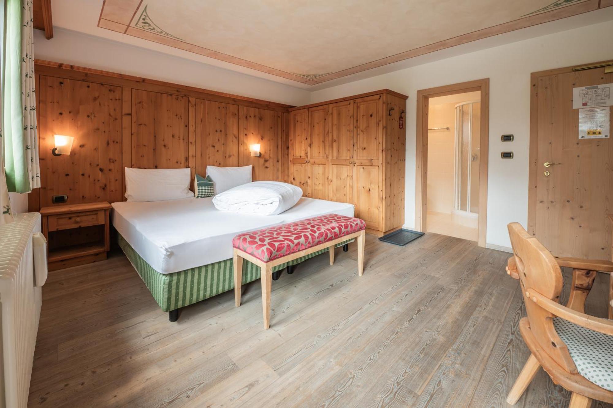 Uetia De Boerz Hotel San Martino in Badia Phòng bức ảnh